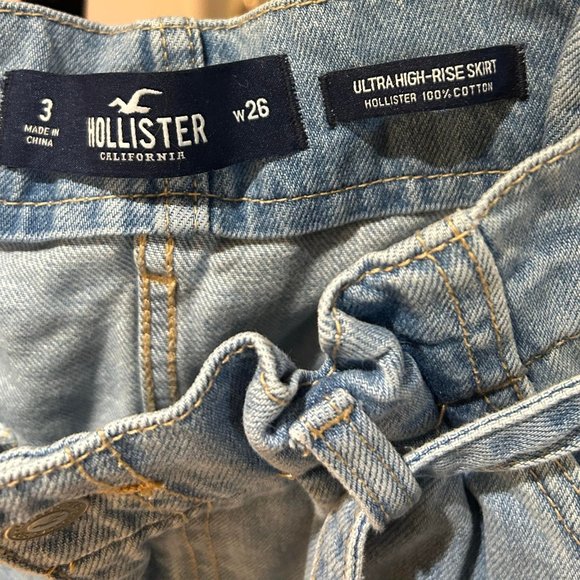 Hollister Denim Distressed Jean Skirt with Belt and Front Pockets - Size 26 - Picture 4 of 4